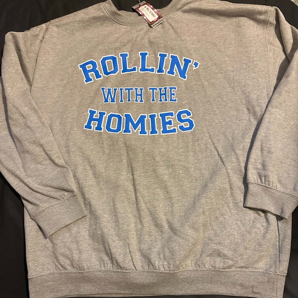 Gray sweatshirt 🩶💙
